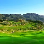 Unique Golf And Hotel