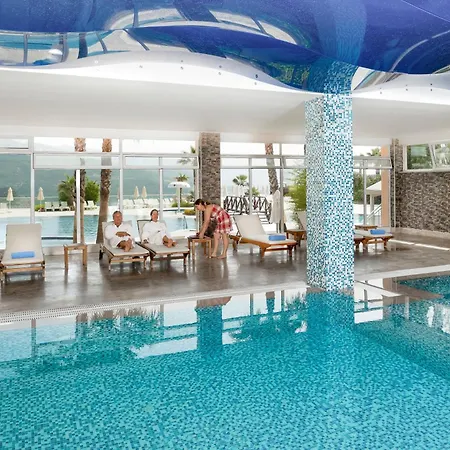 Unique Golf And Hotel