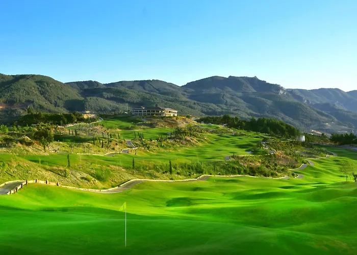 Unique Golf And Szálloda