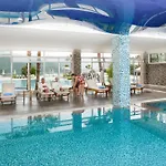 Unique Golf And Hotel