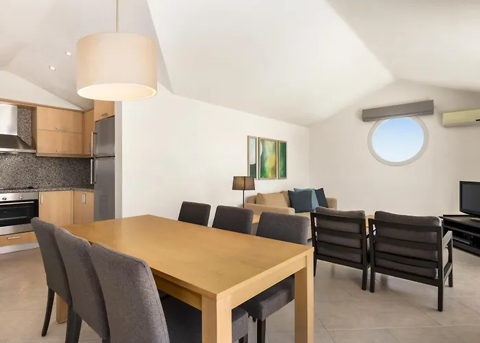 Unique Golf And Отель Сёке