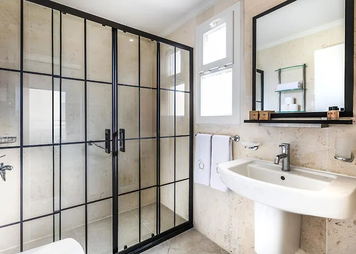 Отель Unique Golf And